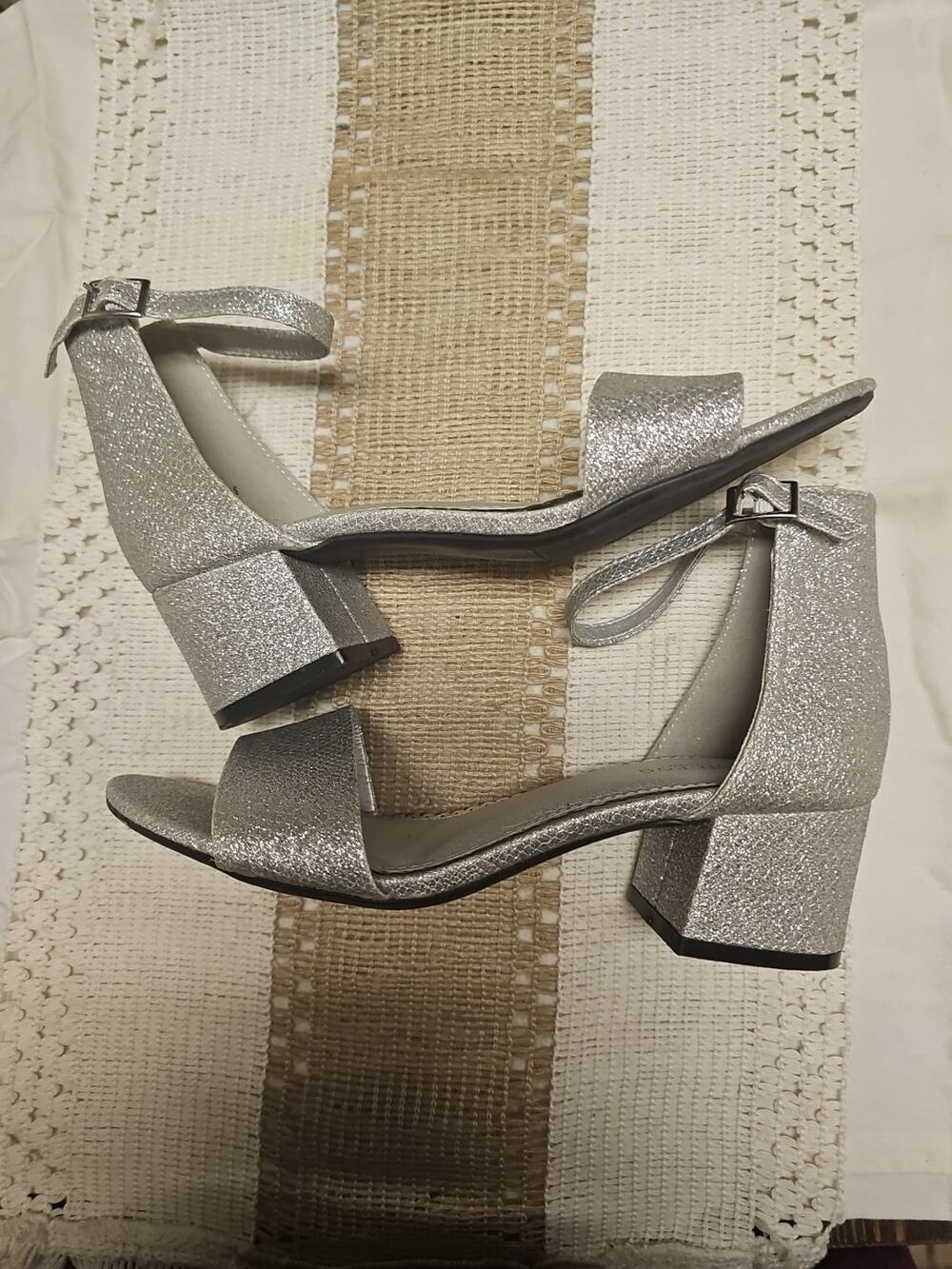 London Fog Block Heel Sandal SZ 7.5 Silver Sparkle NEW /Only Tried On - Picture 1 of 5
